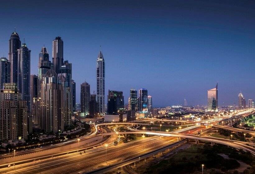 Номер Superior, Pullman Dubai Jumeirah Lakes Towers