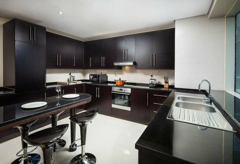 Апартаменты 2 Спальни, Pullman Dubai Jumeirah Lakes Towers