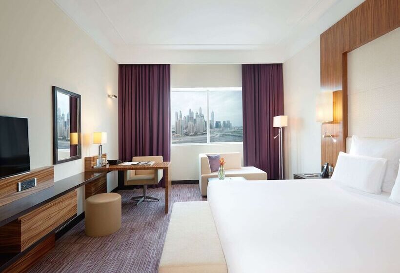 Номер Superior, Pullman Dubai Jumeirah Lakes Towers