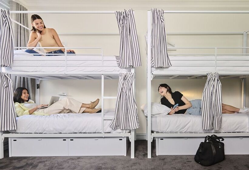 공동 객실, The Pacific House Hostel