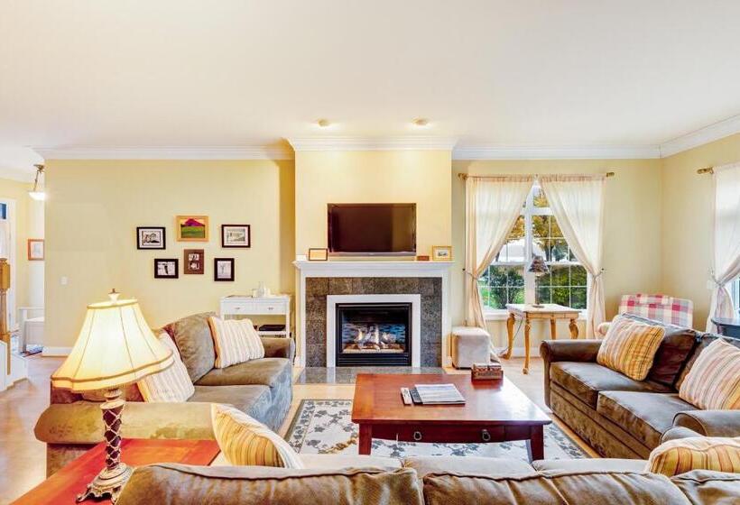 Апартаменты 3 Спальни, Beacon Court D