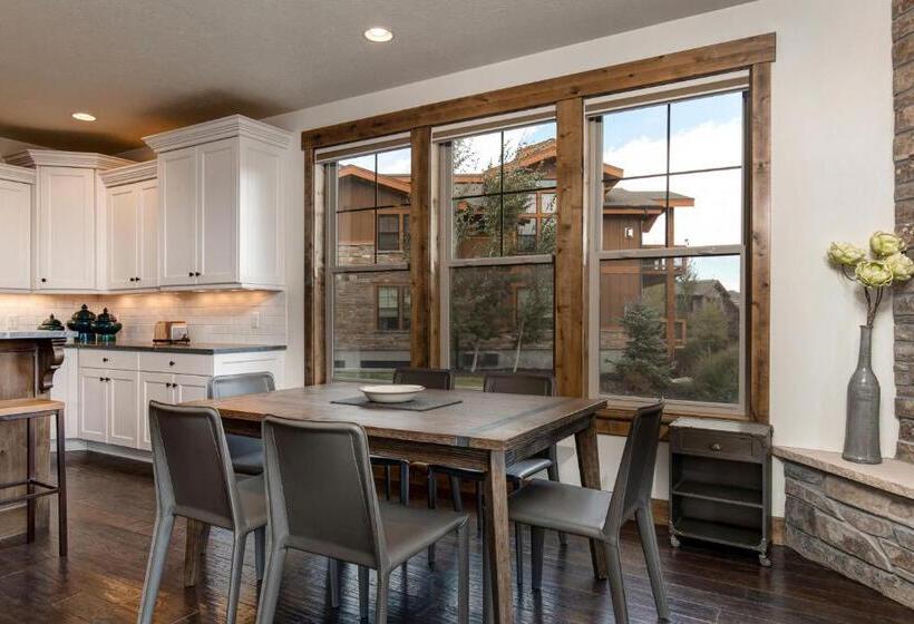 Апартаменты 3 Спальни, North Vista Haven Unit 101