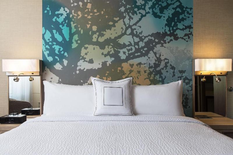 스탠다드 룸 킹사이즈 침대, Courtyard By Marriott Irvine Spectrum