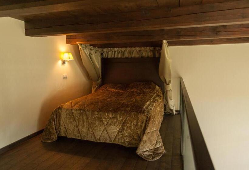 سوییت, Monte Pacis In Pažaislis
