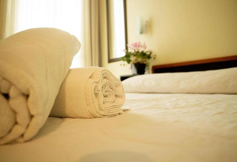 Apartamento 1 Dormitório, Palm Beach Apart
