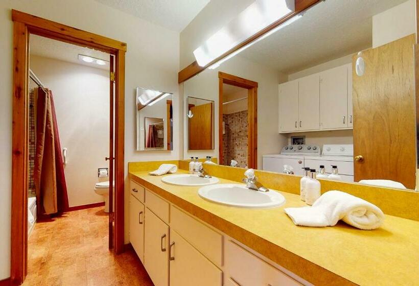 Апартаменты 2 Спальни, 3622 Winterberry