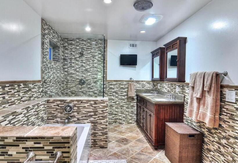 Апартаменты 2 Спальни, North Beach C