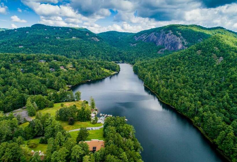 Апартаменты 2 Спальни, Whispering Woods Retreat