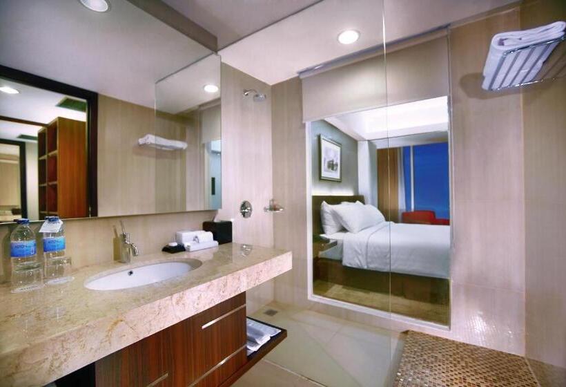 Номер Superior, Aston Madiun Hotel & Conference Center