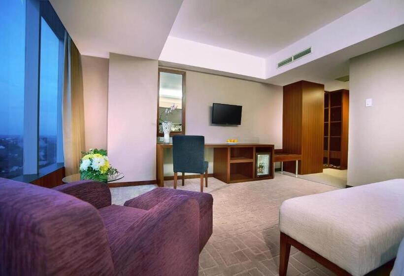 Номер Премиум, Aston Madiun Hotel & Conference Center