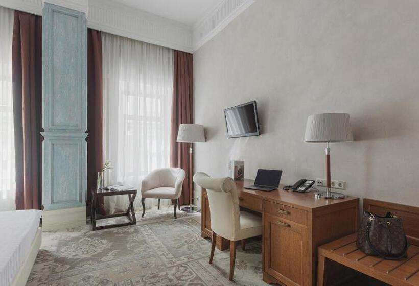 Полулюкс, Ribas Duke Boutique