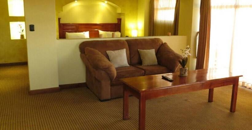Suite Presidencial, Ruinas Resort