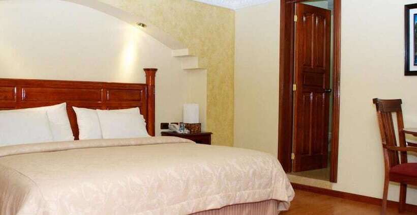 سوییت لوکس, Ruinas Resort
