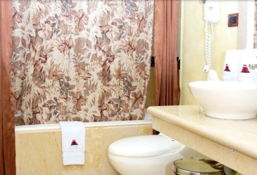 Habitación Triple Economy, Ruinas Resort