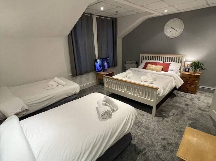 Quarto Familiar, The Wilton