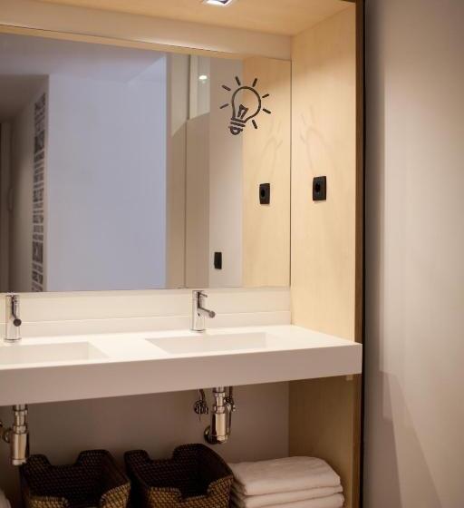 Четырехместный Номер Стандарт, Toc Hostel Barcelona