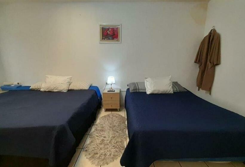 اتاق لوکس, Bluehouse