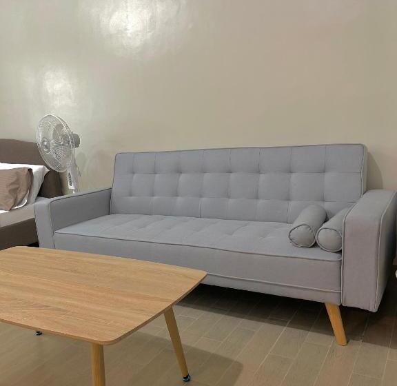 Студио Стандарт с Балконом, Cubao, Quezon City Condo Staycation