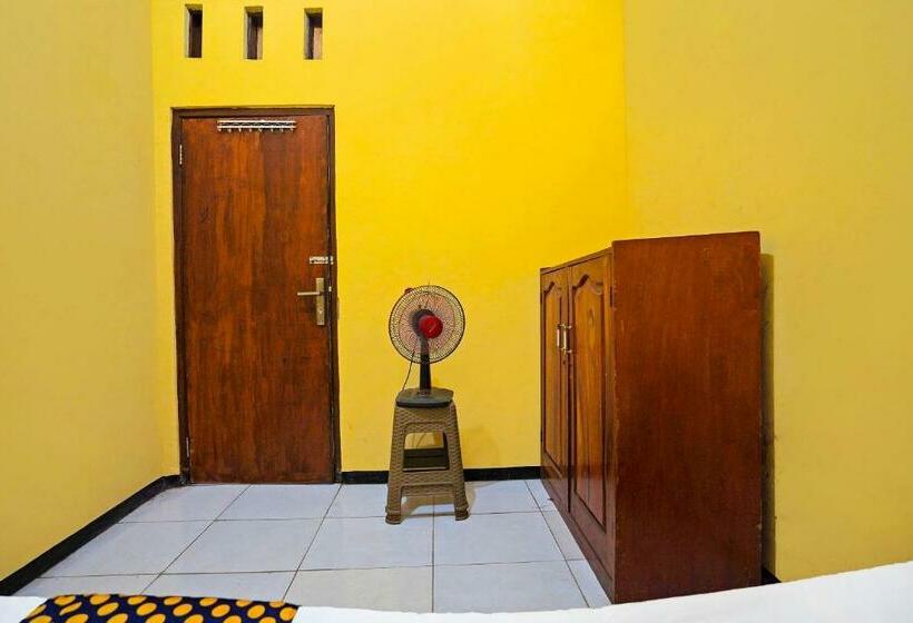 Номер Superior Одноместный, Spot On 91869 Insan Mulia Kost Syariah