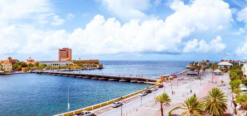 اتاق استاندارد با چشم‌انداز شهر, Harbor Hotel & Casino Curacao
