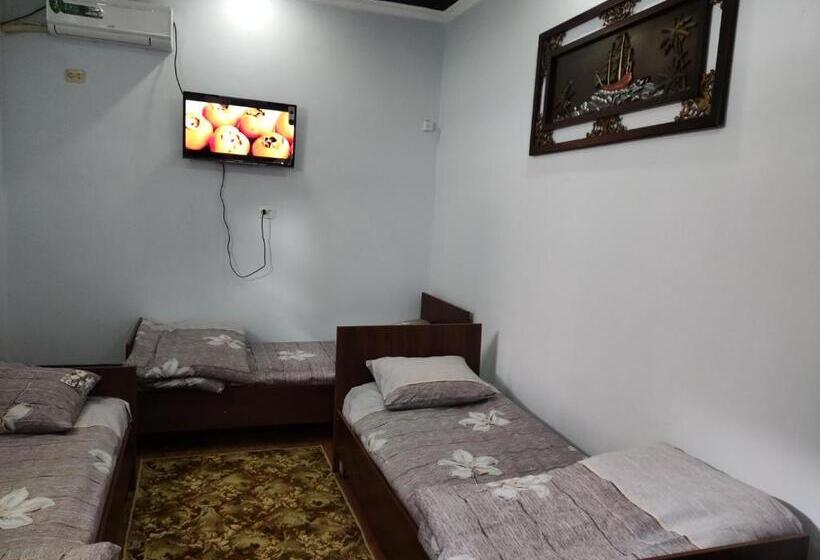اتاق استاندارد سه تخته با سرویس بهداشتی مشترک, Goziyon Hostel