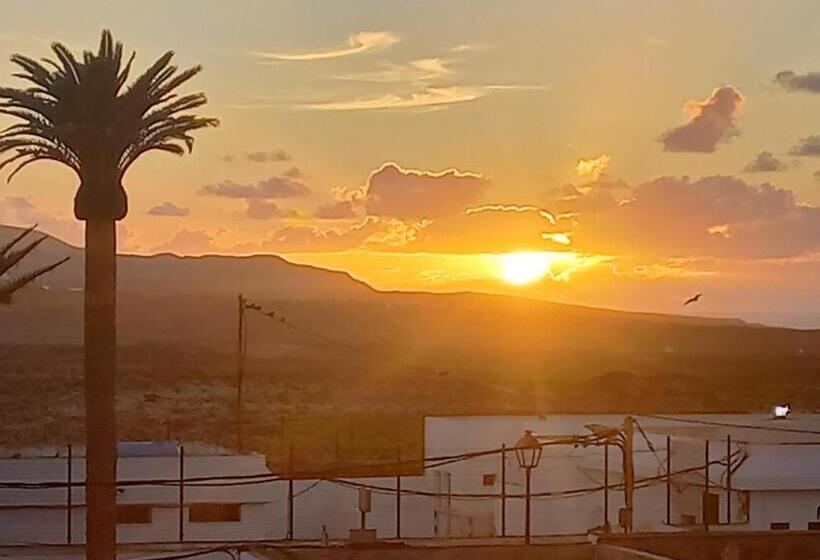 اتاق استاندارد, Sunset House