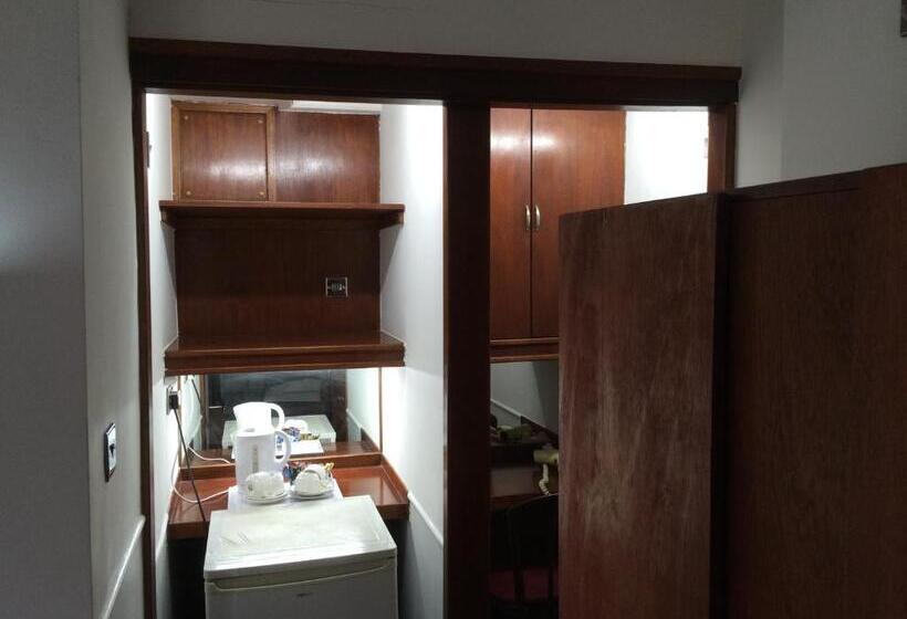 اتاق استاندارد چهار تخته, London Continental