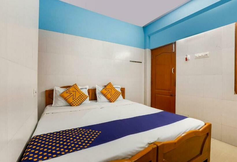 Номер Стандарт, Spot On Grand Residency Near Marina Beach