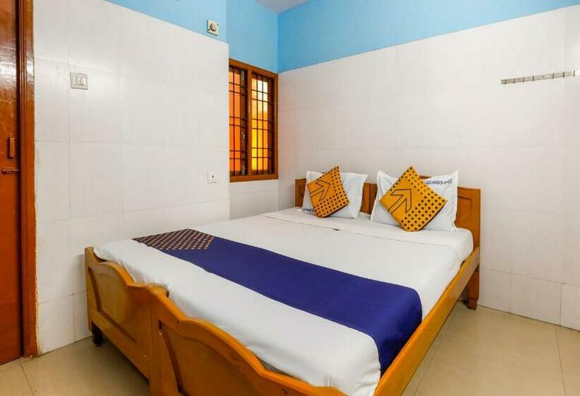 Номер Стандарт, Spot On Grand Residency Near Marina Beach