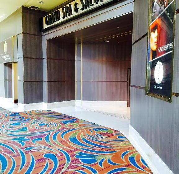 سوییت خانوادگی, Stunning Balcony Strip View Mgm Signature  Free Valet