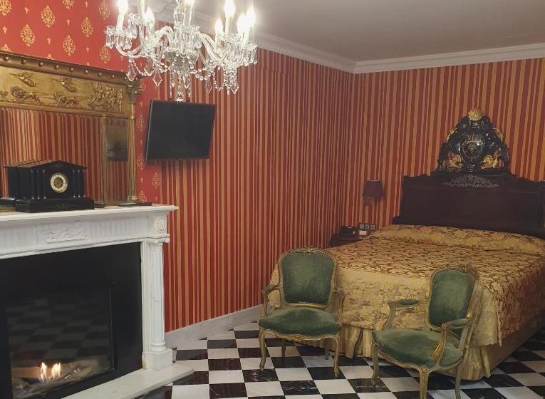 ジュニアスイート, Ateneo Sevilla