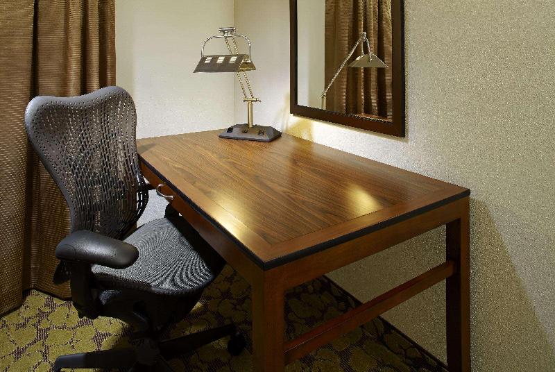 Номер Премиум, Hilton Garden Inn Roanoke