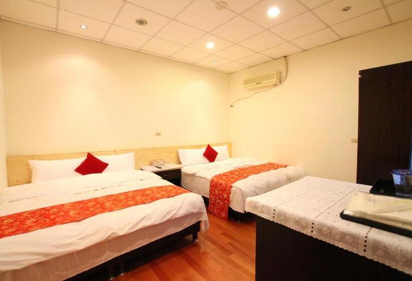 اتاق لوکس سه تخته, Tanxiang Resort Hotel Sun Moon Lake Harbour   Sun Moon Lake Pier