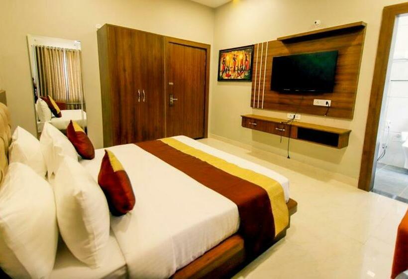 غرفة ديلوكس, Amar Vilas & Resort