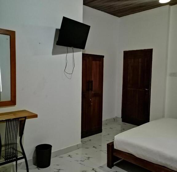 Номер Стандарт, Elepath Lodge  Pinnawala