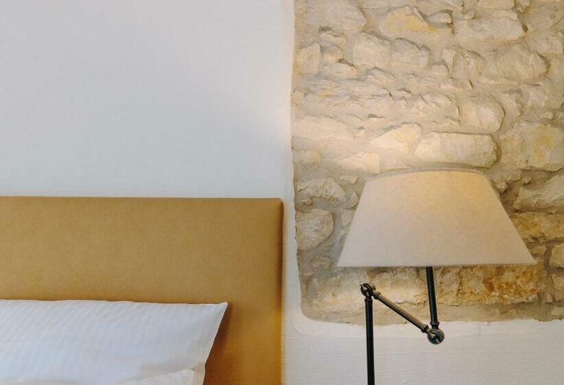 Quarto Estandar, Little 7   Boutique