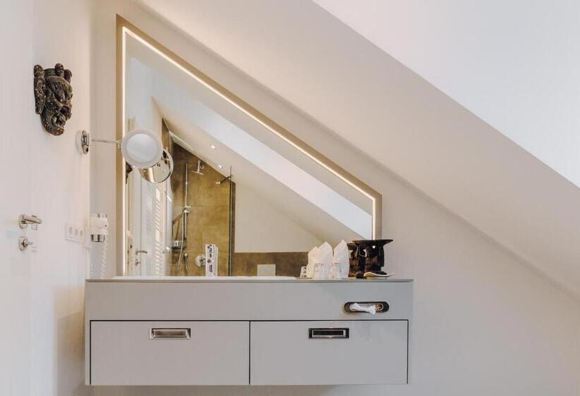Quarto Deluxe, Little 7   Boutique