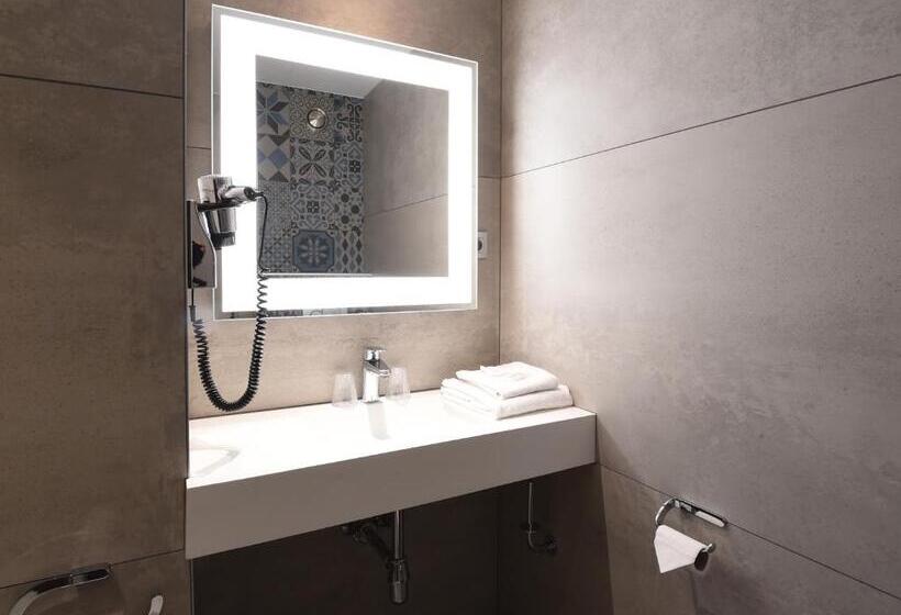 Номер Superior, Ibis Styles La Louviere