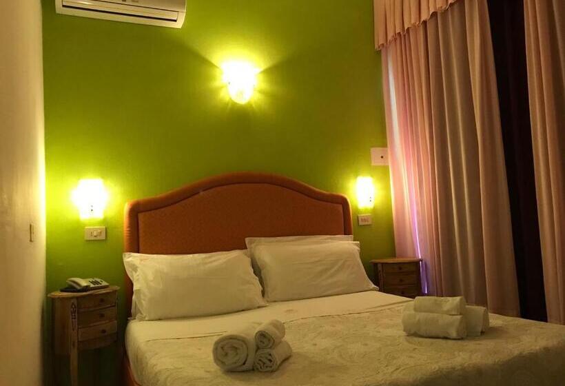 经济房, B&b Negresco