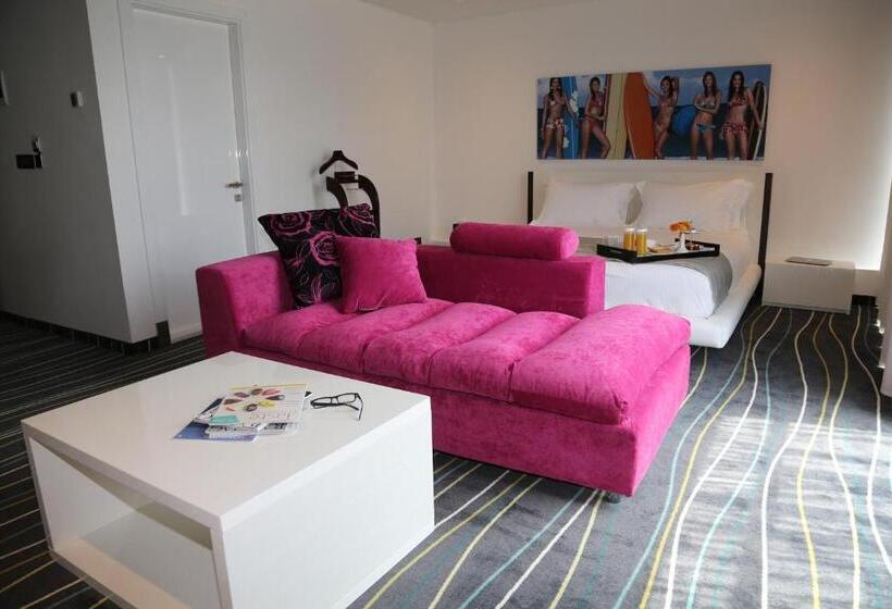 سوئیت جونیور با چشم‌انداز کوهستان, Veer Luxury Boutique Hotel & Beach Club