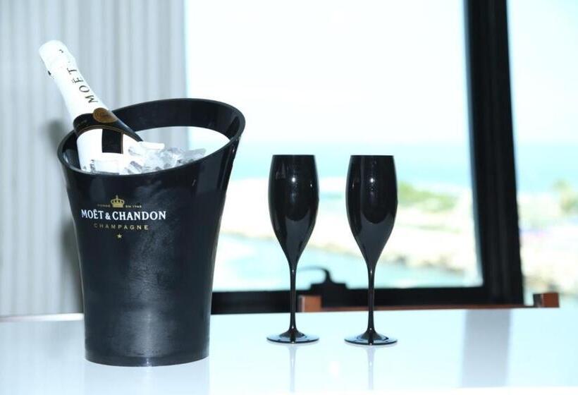 سوییت جونیور با چشم‌انداز دریا, Veer Luxury Boutique Hotel & Beach Club