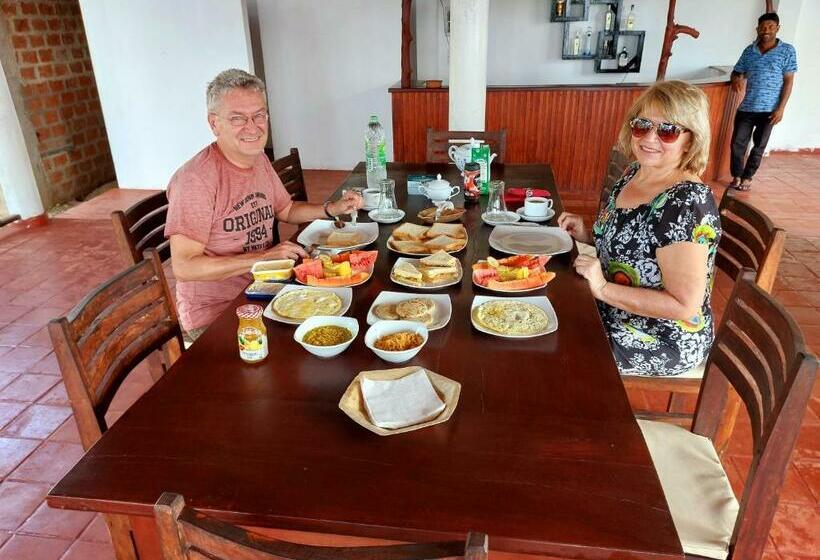 اتاق لوکس با چشم‌انداز دریا, Helios Beach Resort