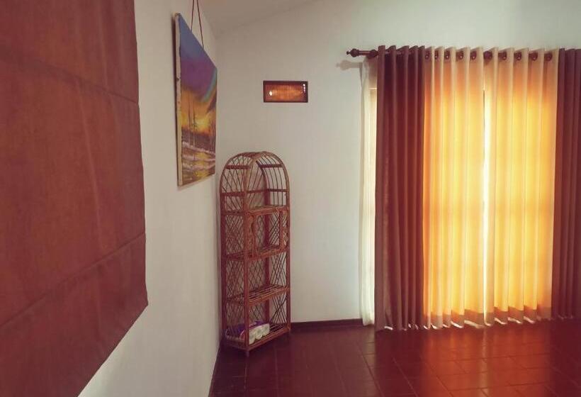 اتاق لوکس با چشم‌انداز دریا, Helios Beach Resort