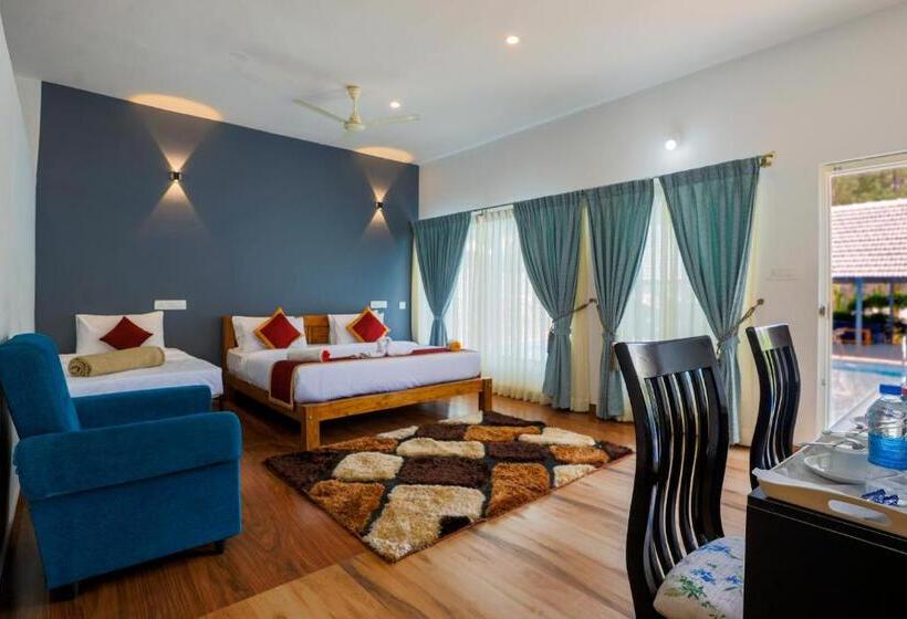 Номер Стандарт Вид на Бассейн, The Spectrum Resort, Chikmagalur