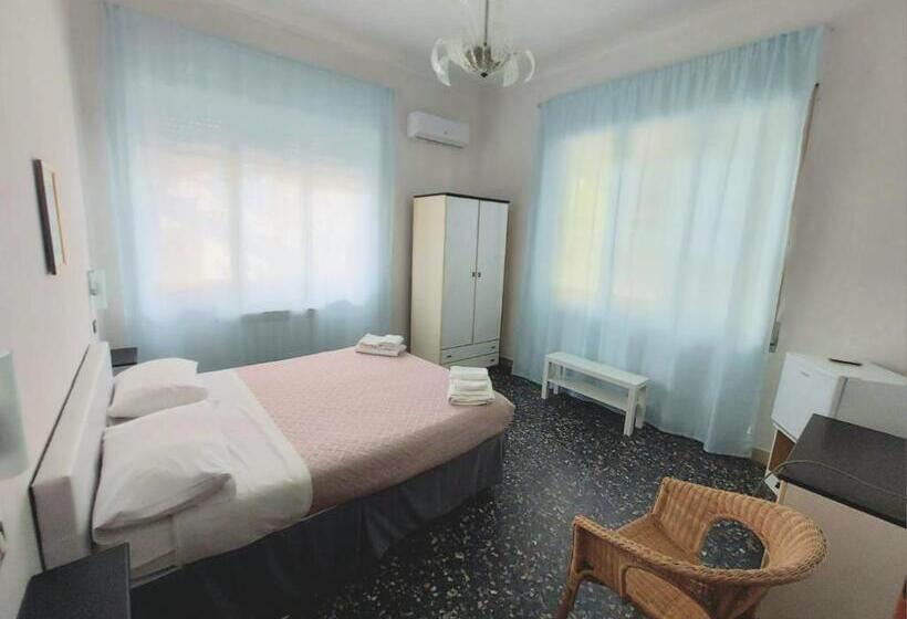 اتاق استاندارد با چشم‌انداز باغ, Villa Silvia B&b