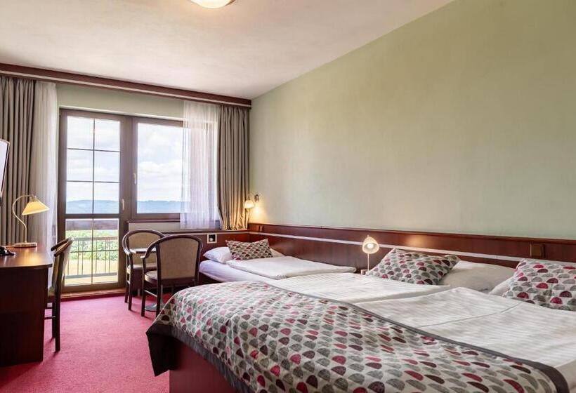 Трехместный Номер Классика, Orea Resort Panorama Moravský Kras