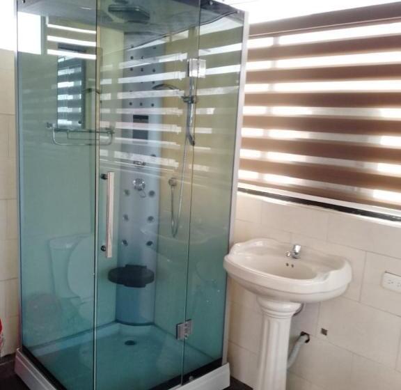 스탠다드 스튜디오, Hostal Mediodía Matriz