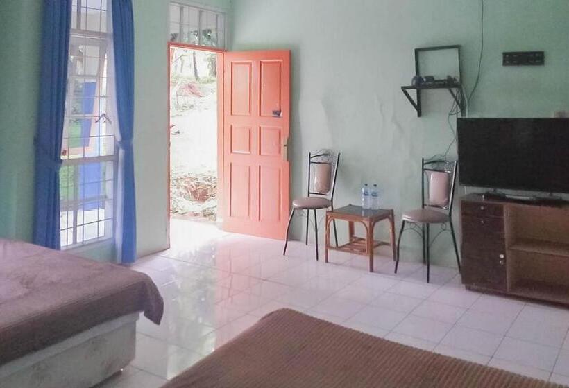 Семейный Номер, Villa Getsemani Mitra Reddoorz