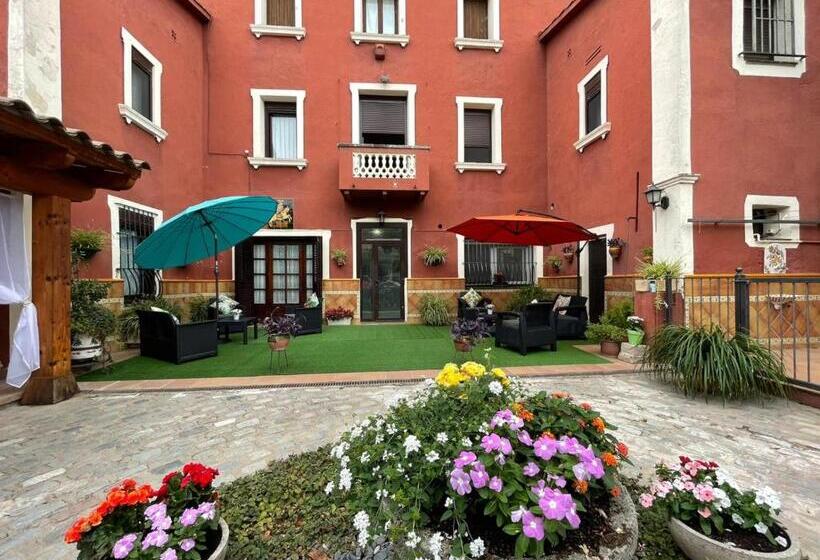 اتاق استاندارد با سرویس بهداشتی مشترک, Habitaciones En Villa Coliving Masía Rural