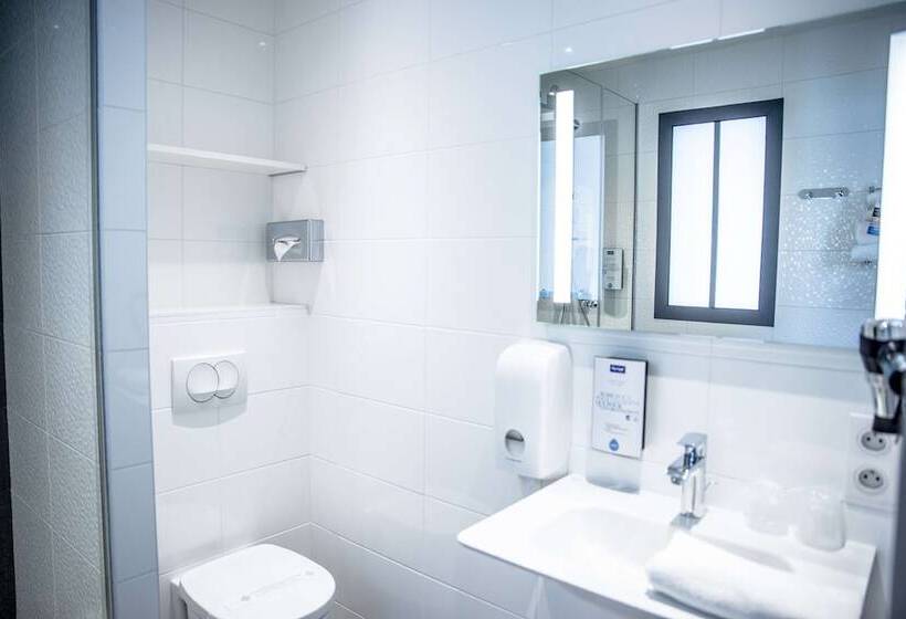Номер Стандарт, Kyriad Prestige Saintmalo